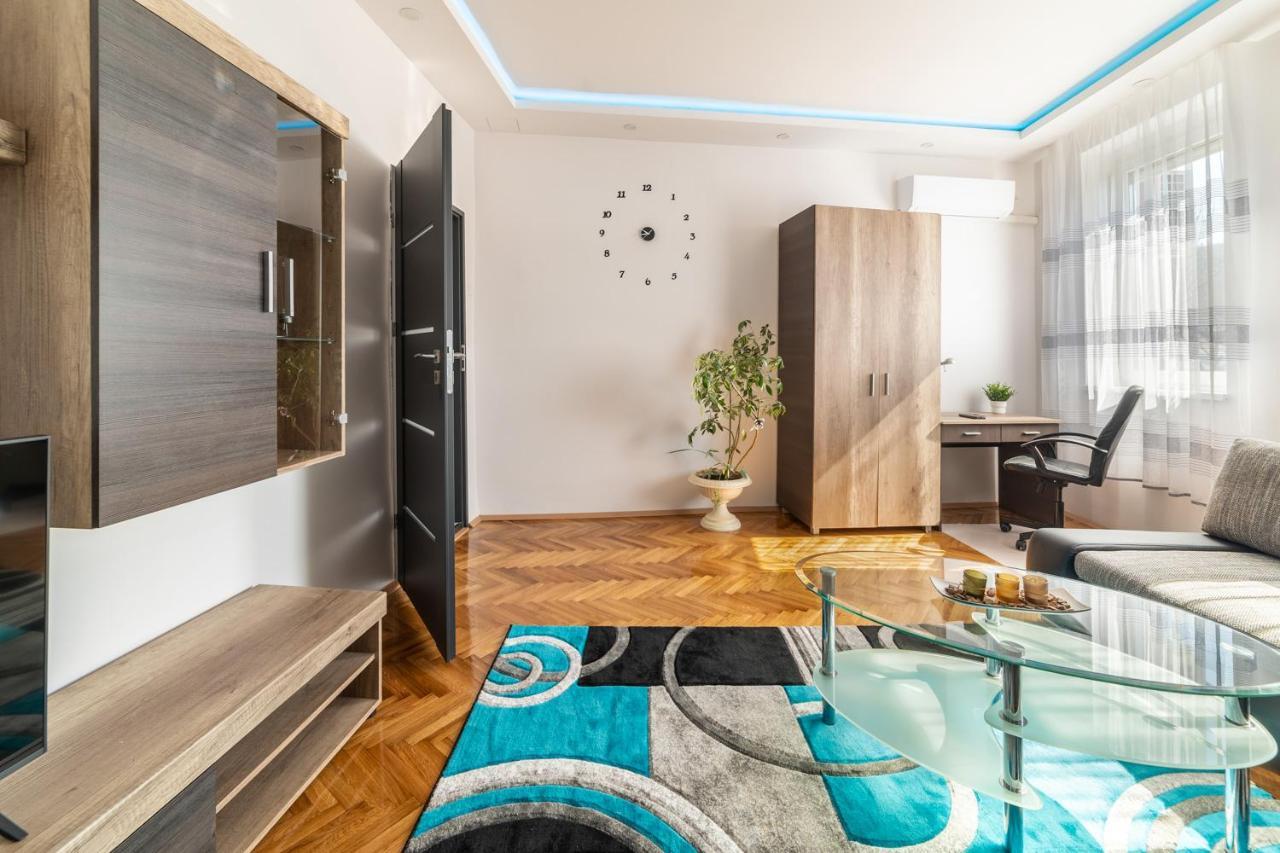 Ro-Land Vendeghaz Apartment Miskolc Exterior photo